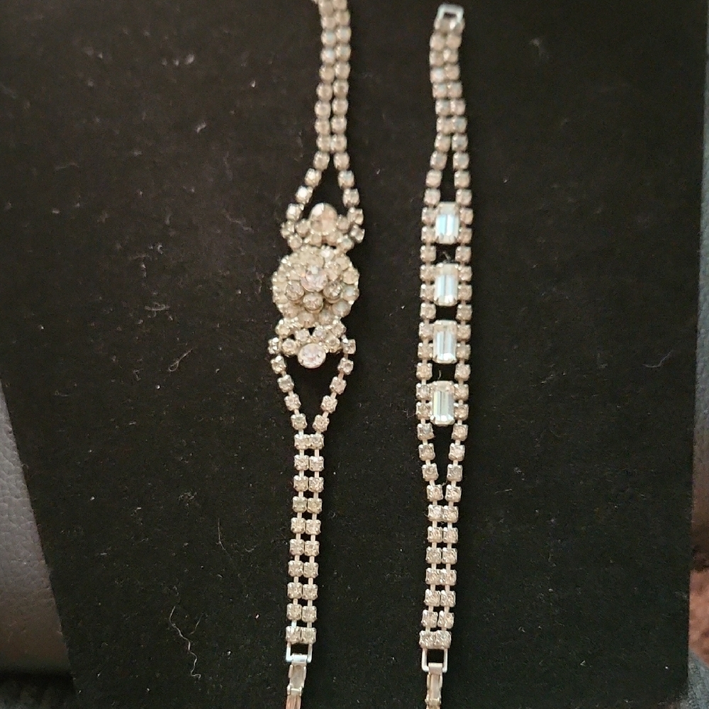 Elegant Silver Women's Bracelet Set